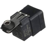 882751A1 RELAY TRIM